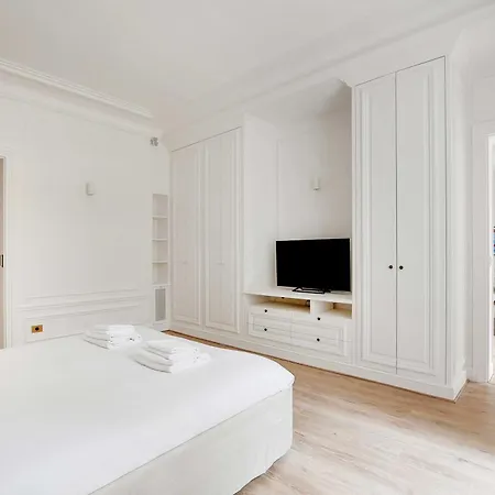 Chic Flat With Garden Terrace -4br-12p - Trocadero 아파트 *